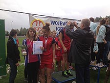 Wielki sukces biegaczy z Zespołu Szkół w Cycowie w Finale Wojewódzkich Sztafetowych Biegów Przełajowych w Tomaszowie Lubelskim