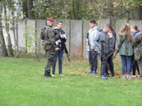 Młodzież uczestniczyła w zajęciach z wojskowymi instruktorami w Tomaszowie Mazowieckim i Glinniku