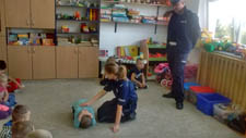 Wizyta policjantów w przedszkolu