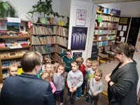 Wizyta przedszkolaków w bibliotece szkolnej