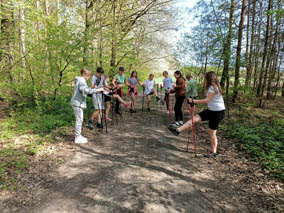Pierwsze zajęcia NORDIC WALKING dla uczniów Zespołu Szkół w Cycowie