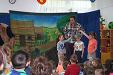 Wizyta grupy teatralnej ART-Re z Krakowa w przedszkolu