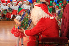 Św. Mikołaj w grupach 3-4 latków