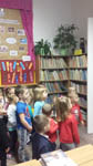 Przedszkolaki lubią książki - wizyta w bibliotece szkolnej
