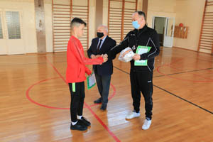 Młodzież  zakończyła rywalizację w Jesiennym Integracyjnym Turnieju Piłki Nożnej