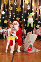 Św. Mikołaj w grupach 6 latków - „Wiewiórki”, „Zajączki”