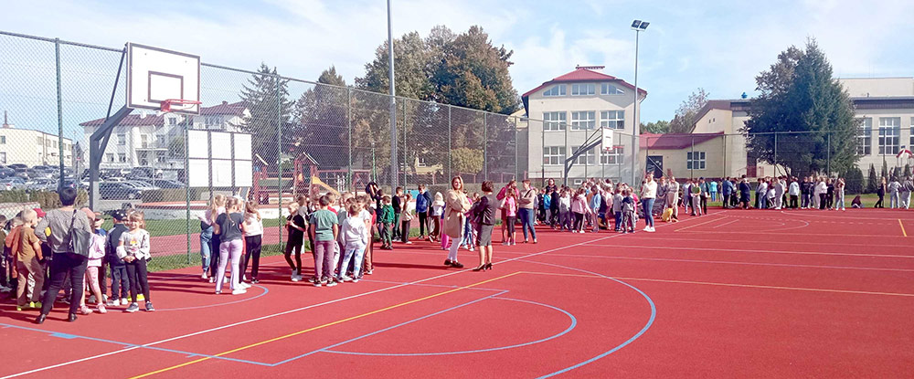 PRÓBNA EWAKUACJA uczniów i pracowników z budynku Zespołu Szkół w Cycowie