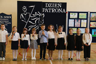 Uczniowie kl. I-III świętują DZIEŃ PATRONA