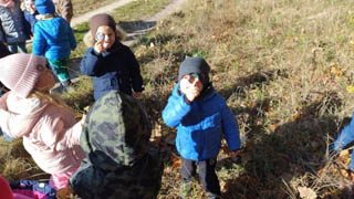Wycieczka przedszkolaków z grupy „Pszczółki” oraz „Myszki” do lasu w Wólce Cycowskiej