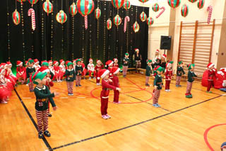 Mikołaj w Przedszkolu w grupach „Sówki”, „Żabki”