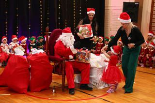 Mikołaj w Przedszkolu w grupach „Sówki”, „Żabki”