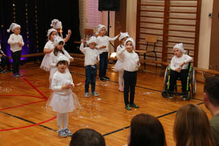 Mikołaj w Przedszkolu w grupach „Biedronki”, „Motylki”, „Żuczki”