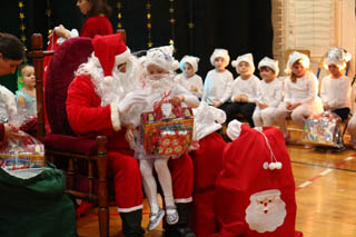 Mikołaj w Przedszkolu w grupach „Biedronki”, „Motylki”, „Żuczki”