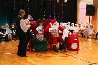 Mikołaj w Przedszkolu w grupach „Biedronki”, „Motylki”, „Żuczki”