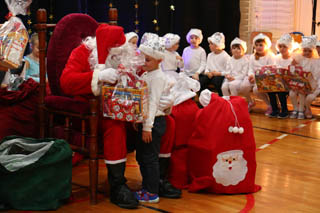 Mikołaj w Przedszkolu w grupach „Biedronki”, „Motylki”, „Żuczki”