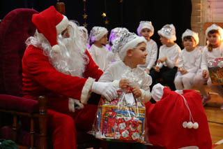 Mikołaj w Przedszkolu w grupach „Biedronki”, „Motylki”, „Żuczki”