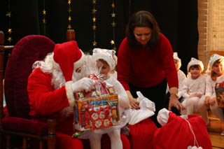 Mikołaj w Przedszkolu w grupach „Biedronki”, „Motylki”, „Żuczki”