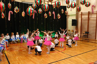 Mikołaj w Przedszkolu w grupach „Wiewiórki”, „Zajączki”