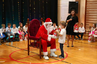 Mikołaj w Przedszkolu w grupach „Wiewiórki”, „Zajączki”