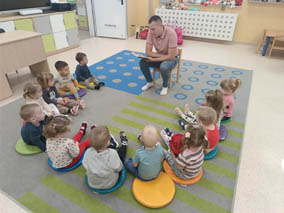 Projekt czytelniczy „Maluszek w Krainie Książek”