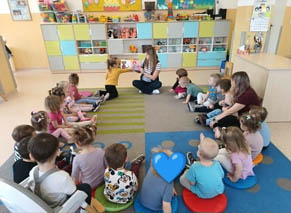 Projekt czytelniczy „Maluszek w Krainie Książek” w kwietniu